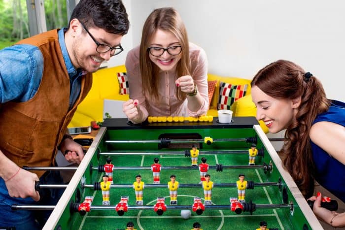 20-fun-games-to-play-with-friends-icebreaker-ideas