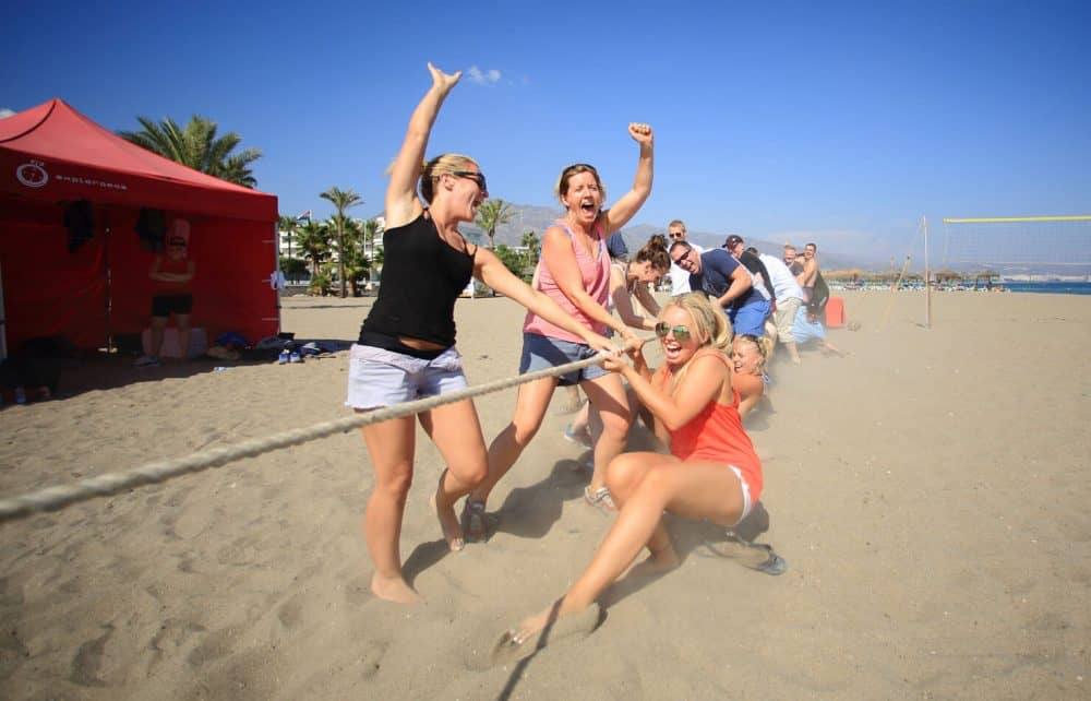 28 Fun Beach Games For Adults Kids Icebreaker Ideas