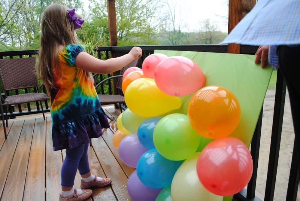 20 Hilarious Balloon Popping Games For Adults And Kids